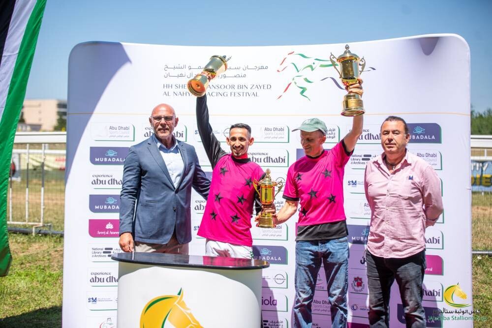 Гонка за кубок жеребцов выиграна 'Gott du Lejardix' на ипподроме Bluosti в Бухаресте